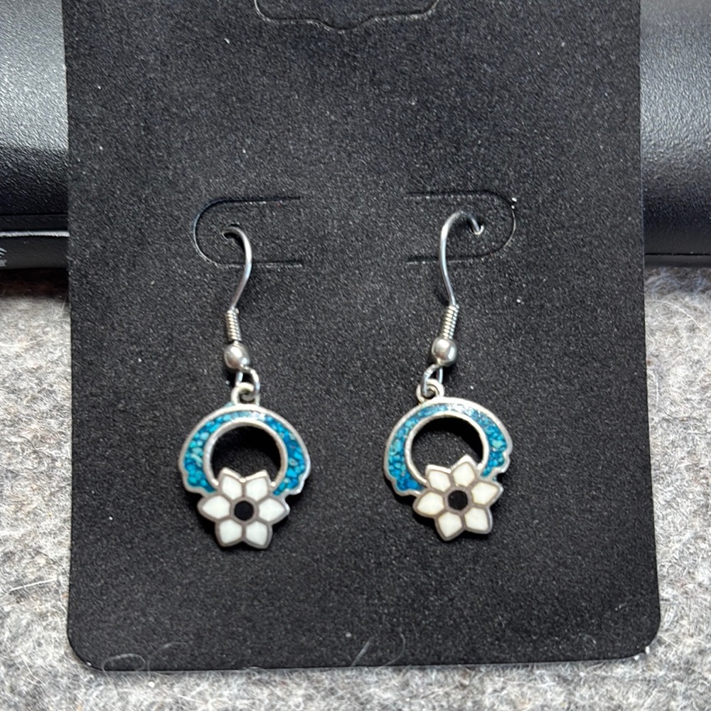 Vintage MEX 925 Sterling Silver Turquoise Chip Inlay Flower Dangle Earrings Boho